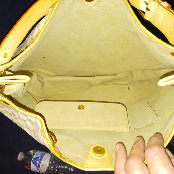 LOUIS VUITTON BAG - Picture 3 of 8